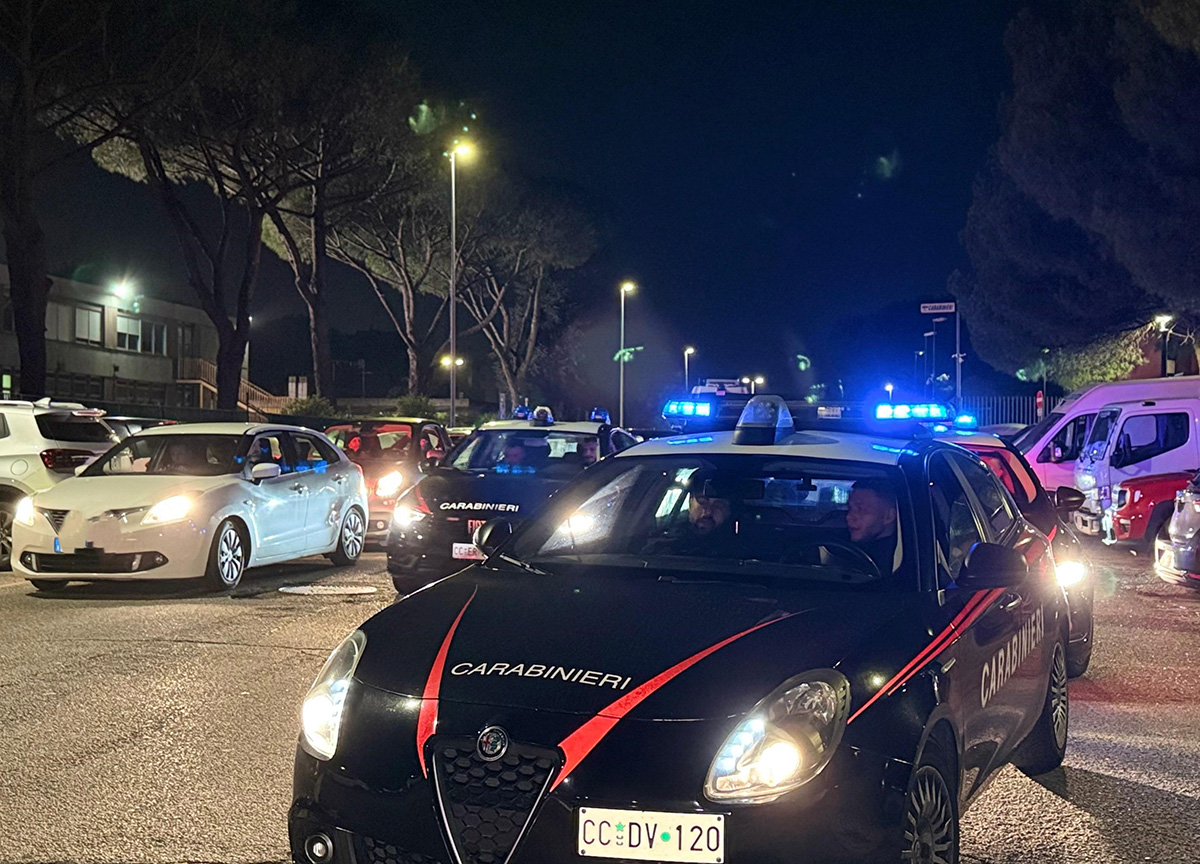 https://www.affaritaliani.it/static/upl2024/cara/0001/carabinieri-campo-rom-041.jpg