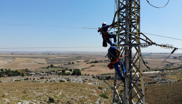 Gruppo Enel, E-Distribuzione e BEI siglano prima tranche da 250 mln di un accordo "Sustainability-Linked"