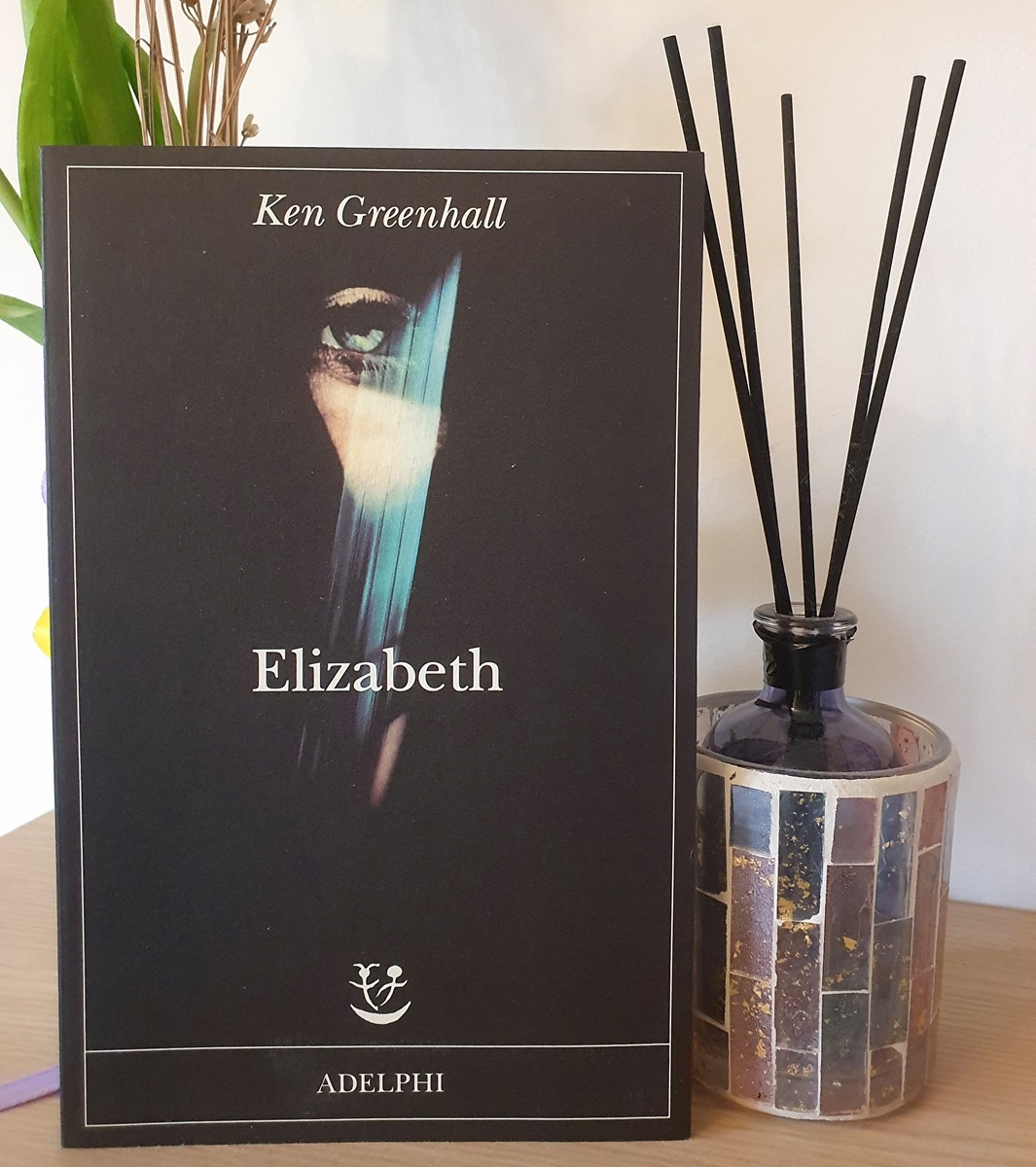 "Elizabeth" di Ken Greenhall (Adelphi)