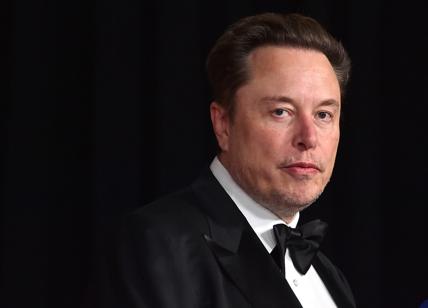 Elon Musk, gli affari si mettono male: fuga degli inserzionisti da X (ex Twitter)