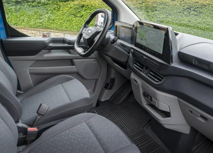 Ford Pro Lancia l'E-Transit Custom per le PMI in Europa