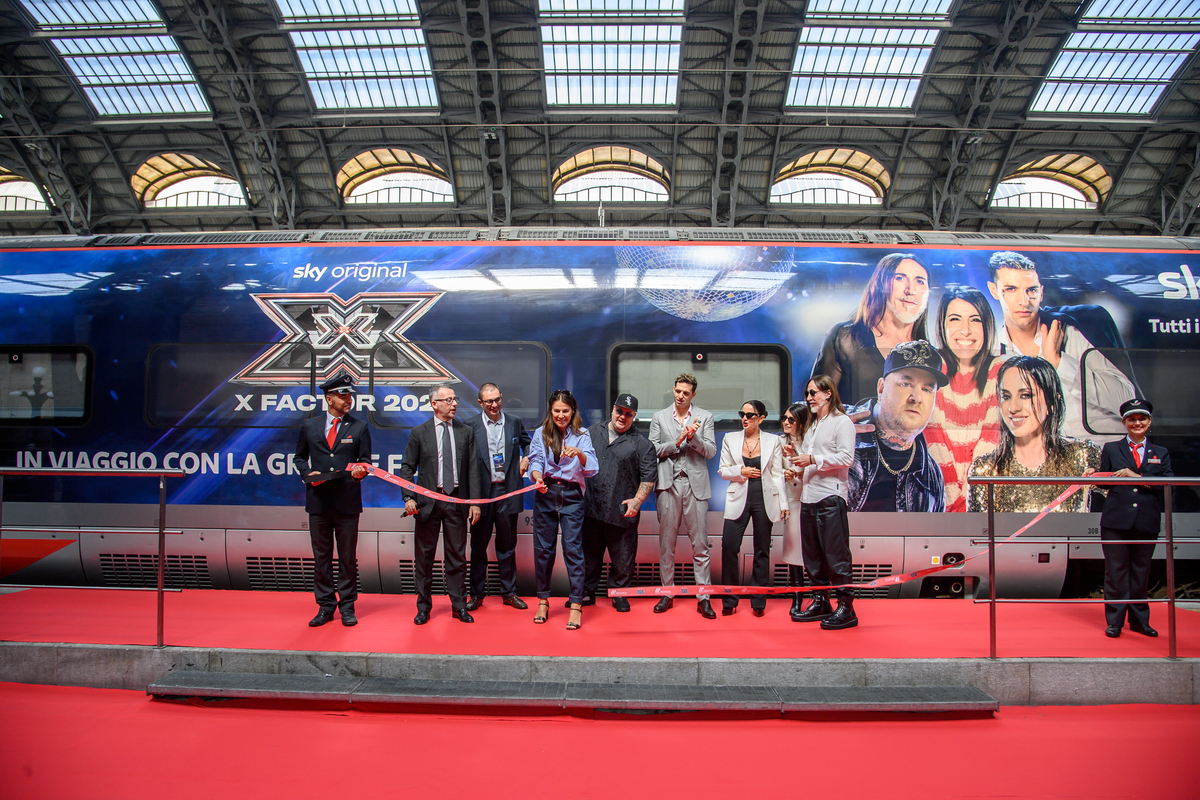 Frecciarossa X Factor_taglio nastro