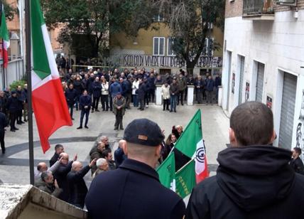 Saluto romano e svastiche al funerale di Alessia Augello: in 8 a processo