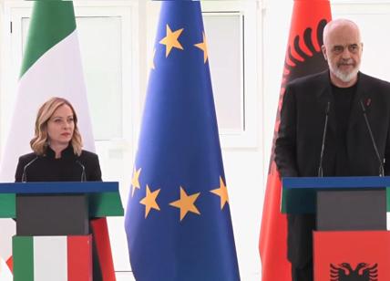Migranti, Rama: "Fango sull'Albania per sabotare l'accordo". Video