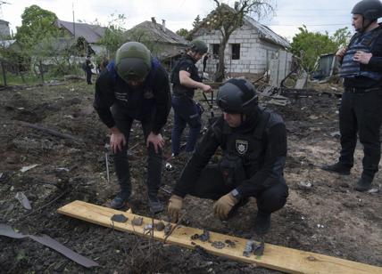 Guerra in Ucraina/ Bombe russe su un hotel di Kramatorsk: feriti due giornalisti, un disperso della Reuters