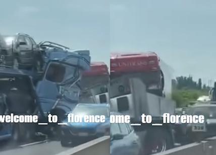Incidente sull'A1 spezza l'Italia in due: due morti e un ferito