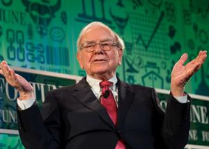 Warren Buffett raddoppia la liquiditÃ : Ã¨ seduto su una montagna di dollari da 334 miliardi