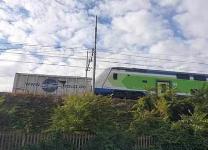 Milano, treno regionale contro container. Fascicolo per disastro ferroviario colposo