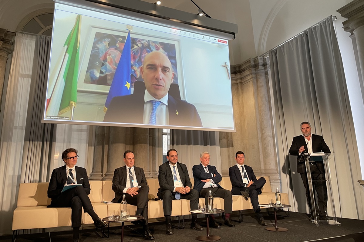 https://www.affaritaliani.it/static/upl2024/in-s/in-sala-da-sinistra-lorenzo-barbo--mauro-giancaspro--enrico-maria-pujia--franco-cotana--francesco-marzullo--in-video-collegamento-sen--alessandro-morelli.jpeg