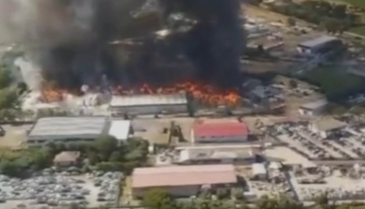 https://www.affaritaliani.it/static/upl2024/ince/0002/incendio-ciampino.jpg