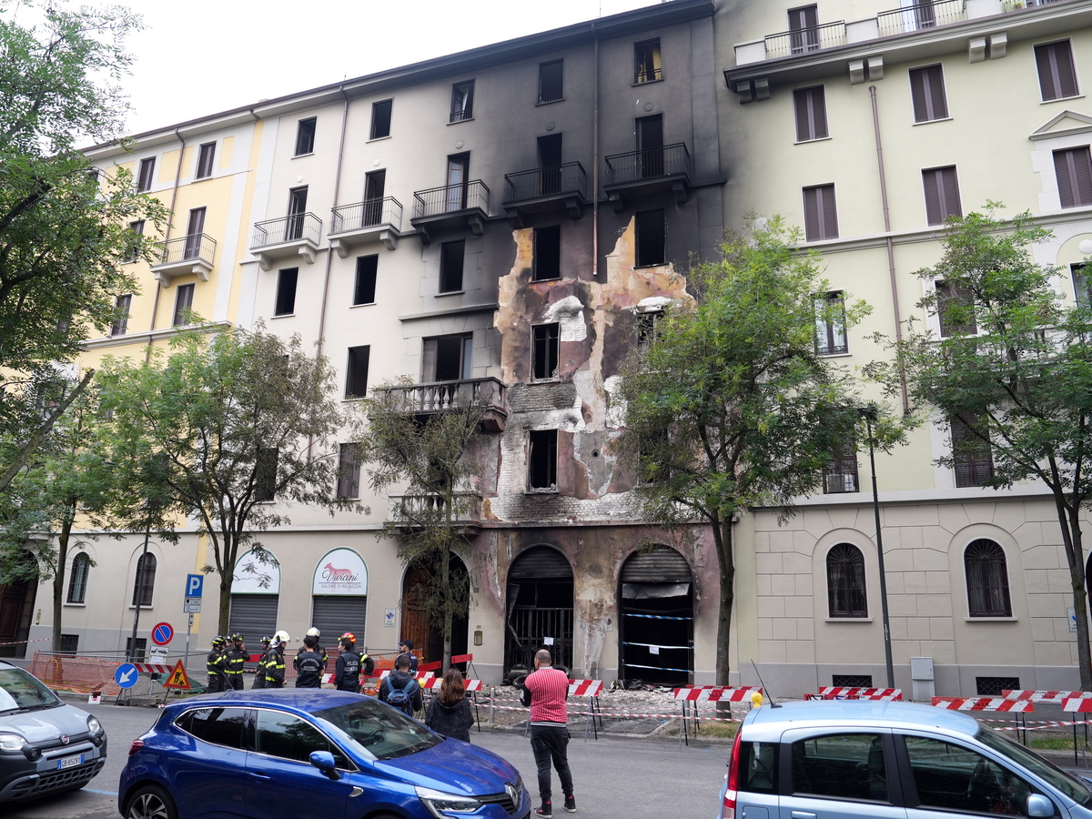 Incendio a Milano, pm dispone le autopsie sulle tre vittime