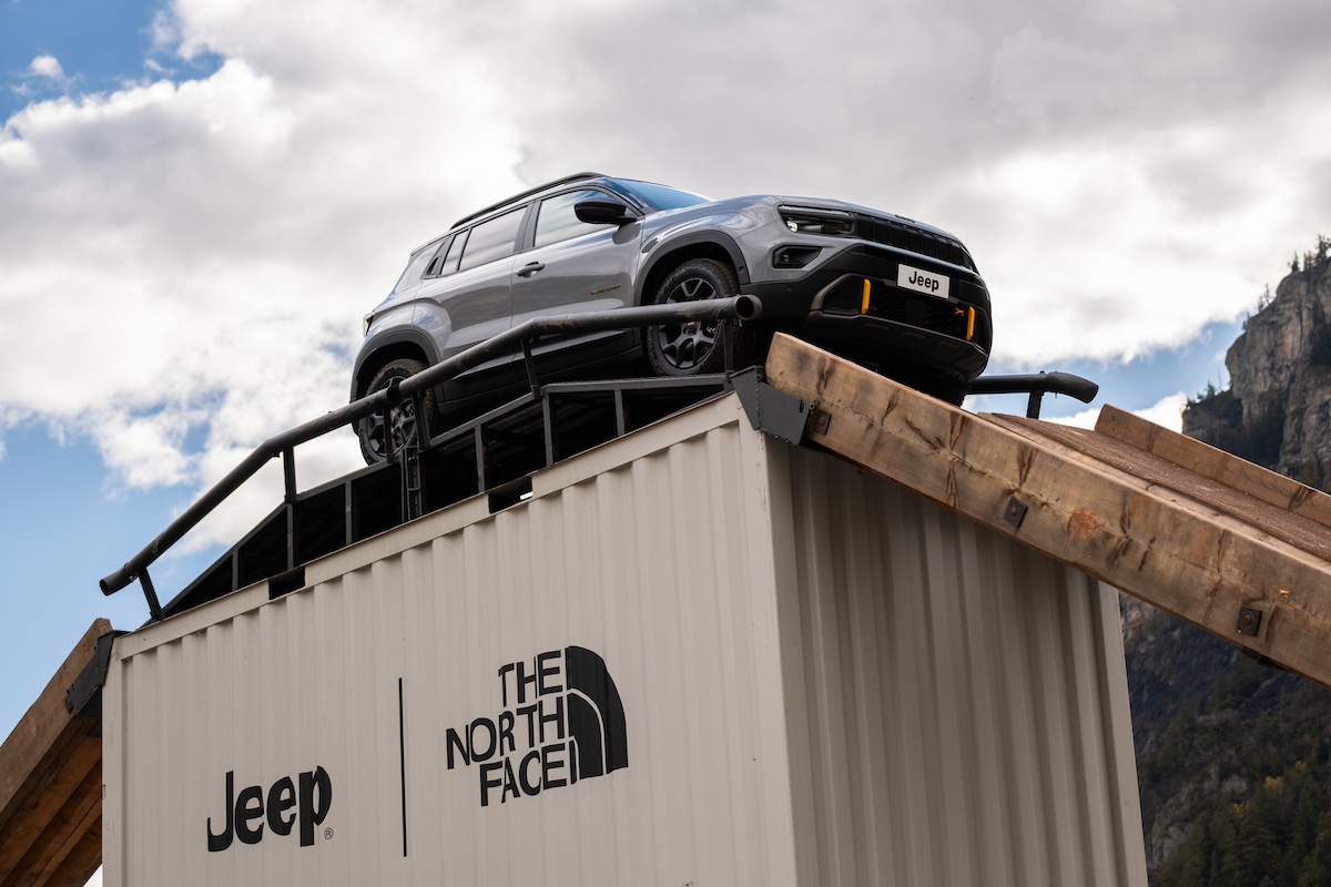 https://www.affaritaliani.it/static/upl2024/jeep/0004/jeep-avenger-the-north-face-edition141.jpg