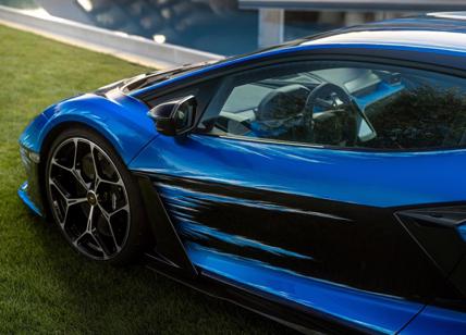 Lamborghini Revuelto opera unica: arte e Innovazione dal mare sardo
