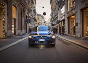 La Nuova Lancia Ypsilon: stile e innovazione nel cuore del Quadrilatero della Moda milanese