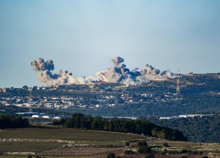 Hezbollah colpisce un campo di calcio in Israele: 12 vittime. Netanyahu risponde: raid in Libano. Allarme guerra mondiale