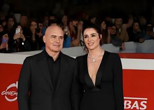 Il commissario Montalbano Luca Zingaretti e la moglie Luisa Ranieri fanno bingo negli affari: boom di ricavi per la societÃ  di cinema e spettacoli Zocotoco