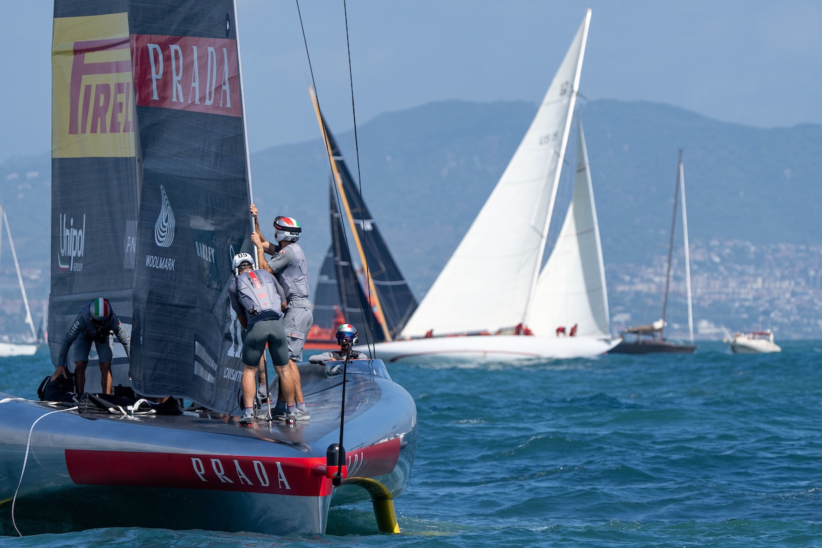 Luna Rossa7