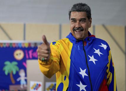 Venezuela, nel bel mezzo della crisi politica Maduro anticipa il Natale al 1° ottobre