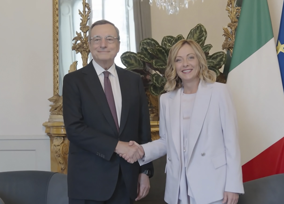 https://www.affaritaliani.it/static/upl2024/mari/0004/mario-draghi-e-giorgia-meloni-31.jpg