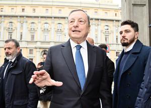 Draghi bacchetta l'Ue: "Con i salari bassi e l'export non si va lontano. Modello non più sostenibile"