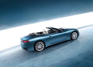 Maserati GranCabrio brilla a The I.C.E. St. Moritz con la nuova versione da 490 CV e l'esclusiva ONE of ONE