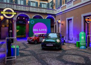 MINI celebra 65 anni di storia e svela il futuro elettrico alla House of MINI