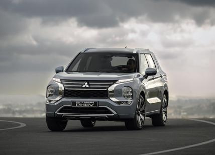 Mitsubishi lancia il nuovo Outlander PHEV: innovazione e design per il mercato europeo