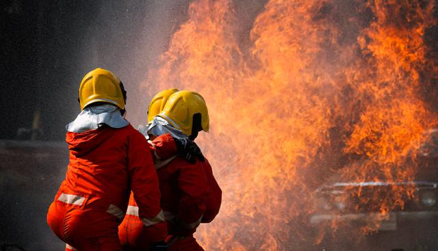  Pompieri Spengono incendio.