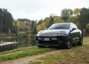 Porsche Macan Elettrica, potenza, versatilitÃ  e prestazioni senza compromessi