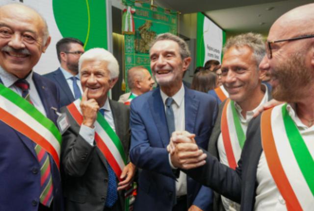 Il benvenuto di Fontana ai 300 nuovi sindaci lombardi: "Vivrete un'esperienza indimenticabile"