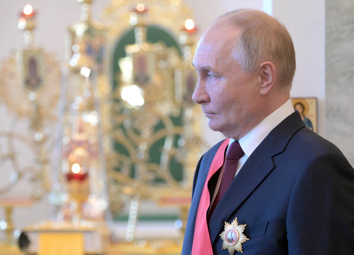 https://www.affaritaliani.it/static/upl2024/san-/san-pietroburgo--il-presidente-vladimir-putin-riceve-un-onorificenza-dal-patriarca-di-mosca-della-chiesa-ortodossa-kirill-presso-il-monastero-di-sant-alessandro-nevsky1.jpg