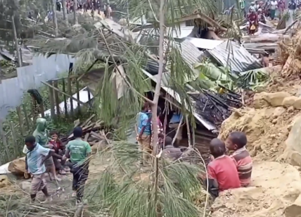 Strage in Papua Nuova Guinea, morte 670 persone. Distrutto un intero villaggio