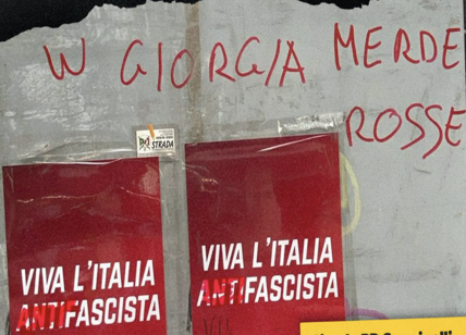 Milano: "Viva l'Italia fascista", vandalizzato circolo Pd Carminelli