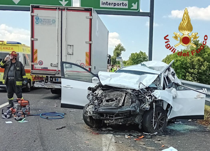 Incidente mortale sull'A4 vicino Padova, un morto e 17 feriti. Code di 10 km