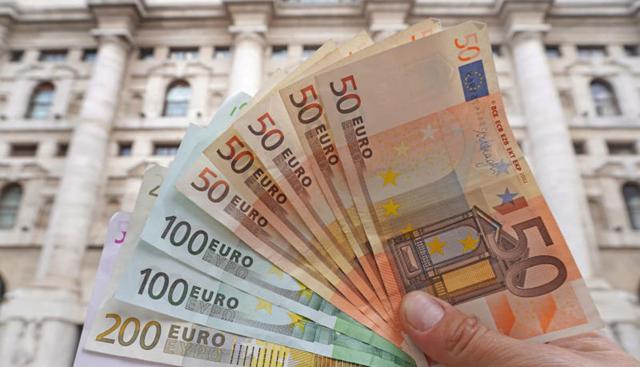 Banche, buone notizie per gli italiani: crescono i prestiti a famiglie e imprese. Tutti i numeri