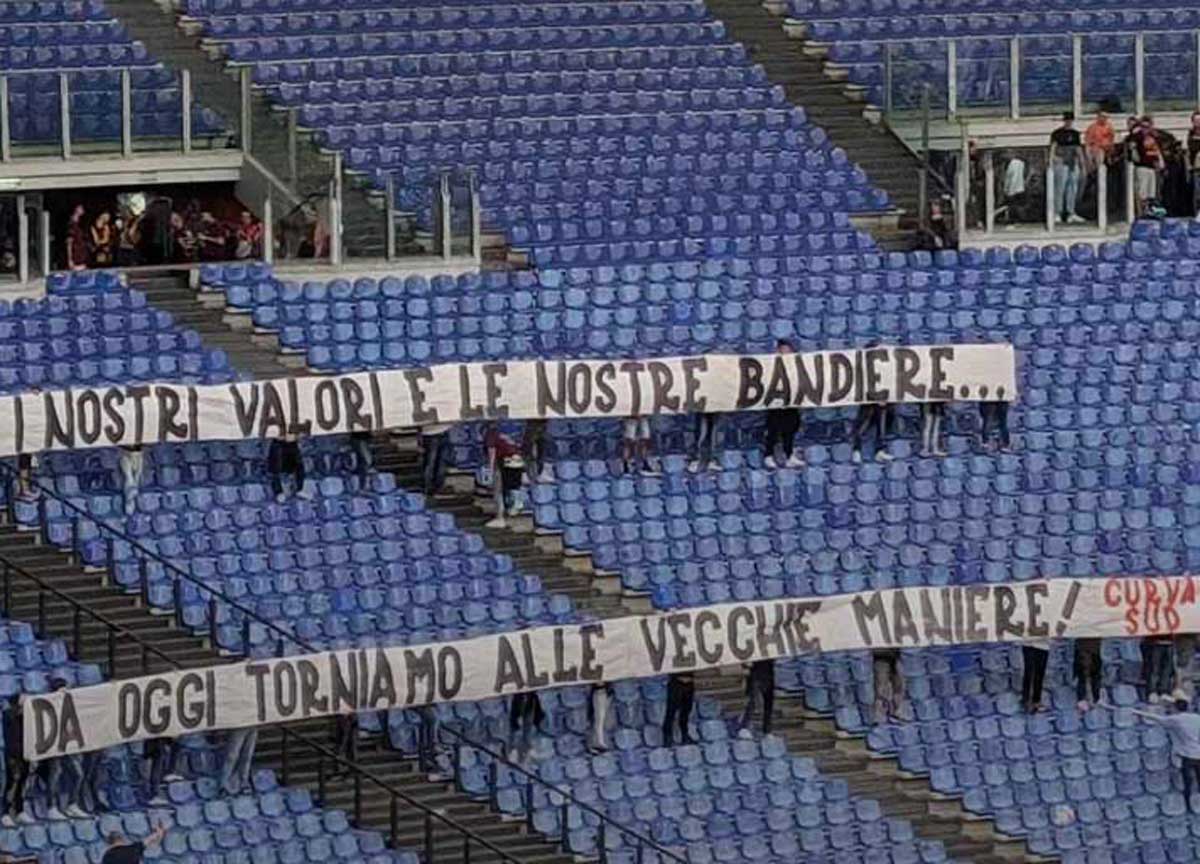 striscione curva sud roma udinese