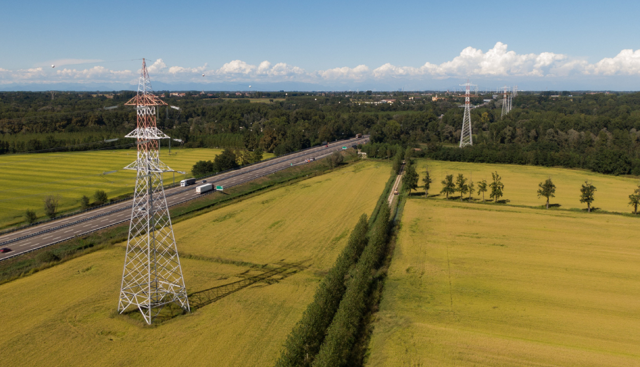 Terna, avviata la consultazione pubblica sul nuovo collegamento elettrico tra Milano e Montalto di Castro