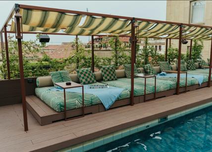Issei by the pool, aperitivi in piscina in terrazza: atmosfera da sogno al Radisson Collection Hotel