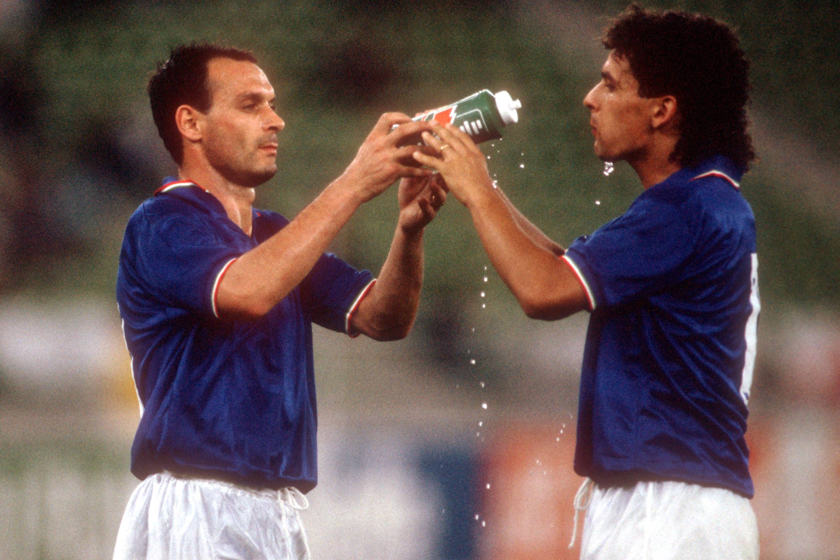 https://www.affaritaliani.it/static/upl2024/toto/toto-schillaci--roberto-baggio--italia-901.jpg