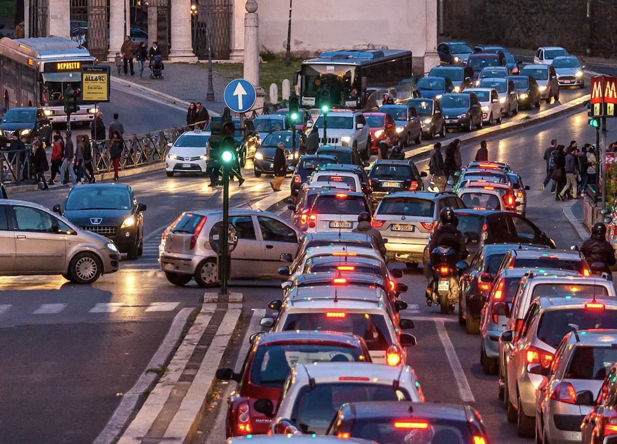 traffico-roma-muro-torto