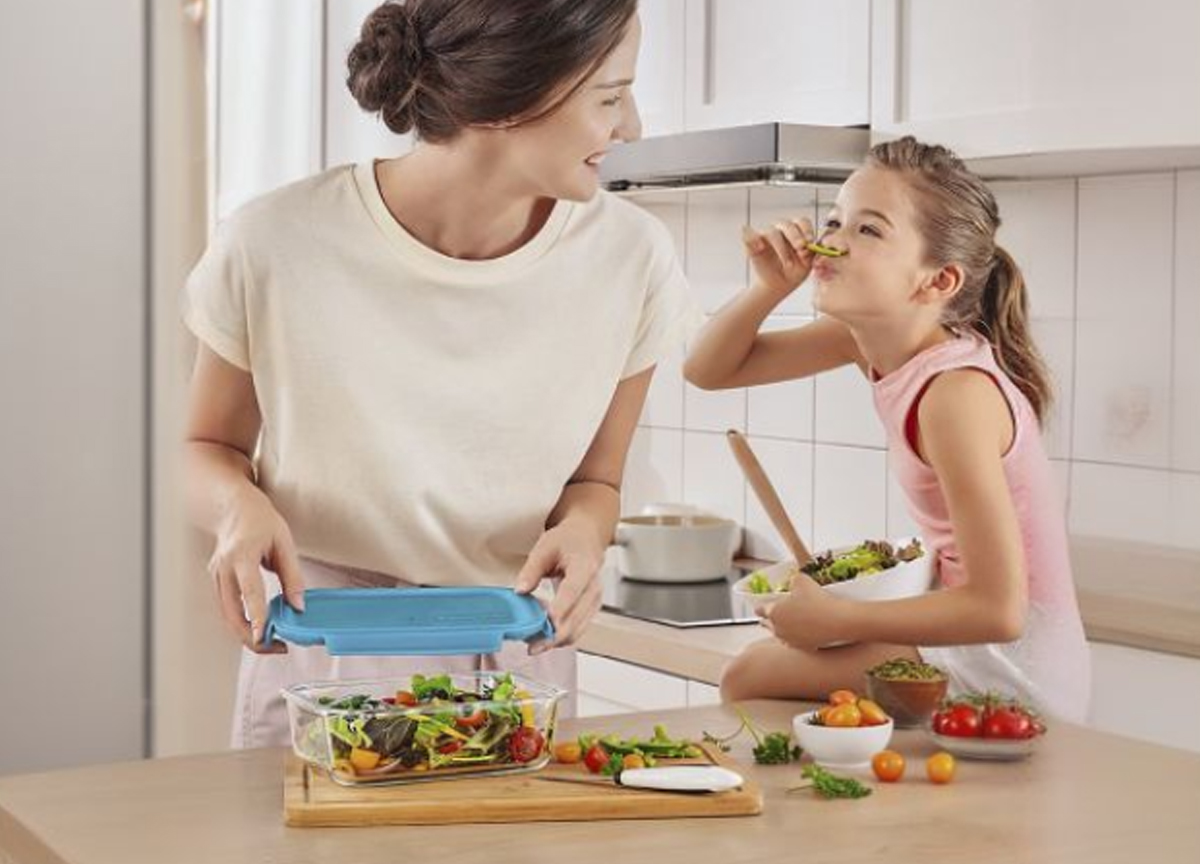 Tupperware, il colosso che non ha saputo innovarsi. I contenitori di plastica non possono tirare per sempre #adessonews