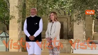 G7, il tradizionale NamastÃ© del Primo ministro indiano Modi a Meloni a Borgo Egnazia