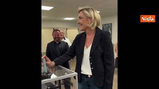 Elezioni legislative in Francia, il momento del voto di Marine Le Pen
