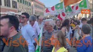 La manifestazione del centro sinistra a Genova per chiedere le dimissioni di Toti