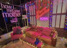 Disney+, regalo di Natale: il Christmas Village con angoli cult: dai Simpson ad How I Met Your Mother e... - Le foto Disney+, regalo di Natale: il Christmas Village con angoli cult: dai Simpson ad How I Met Your Mother e... - Le foto