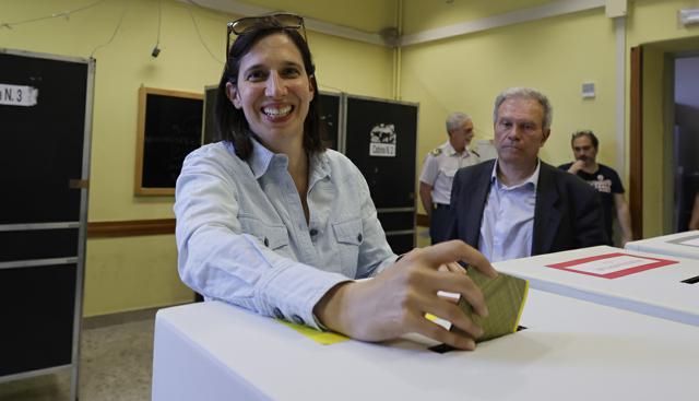 Schlein rompe gli indugi. Lei la candidata premier della coalizione che ha vinto in Puglia e Campania. Chi nel Pd non ci sta è out . E Conte...