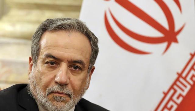 Reuters: "Abbattuto un drone iraniano che si era avvicinato alla portaerei Usa Lincoln". La tensione torna a salire