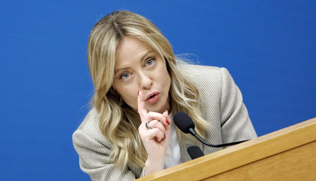Meloni: "La campagna sul referendum non sia una lotta nel fango". E sull'Ucraina la premier ha le idee chiare
