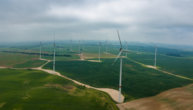 Enel compra negli Usa: investimenti nell'eolico e nel solare. Accordo da 1 miliardo di dollari