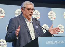 Appalti pilotati in Sicilia, la Procura chiede l'arresto dell'ex governatore Cuffaro e del senatore di Noi Moderati Romano Appalti pilotati in Sicilia, la Procura chiede l'arresto dell'ex governatore Cuffaro e del senatore di Noi Moderati Romano